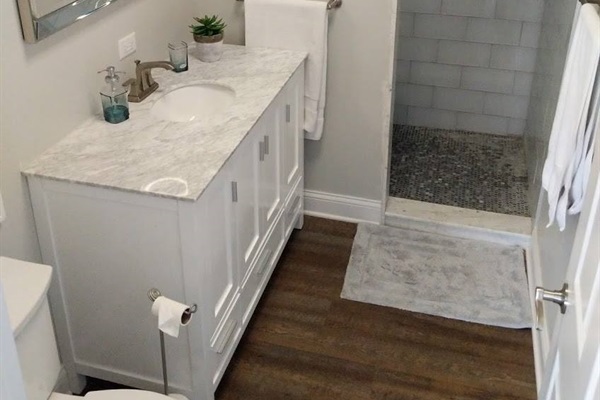 Beachfront Studio bathroom shower